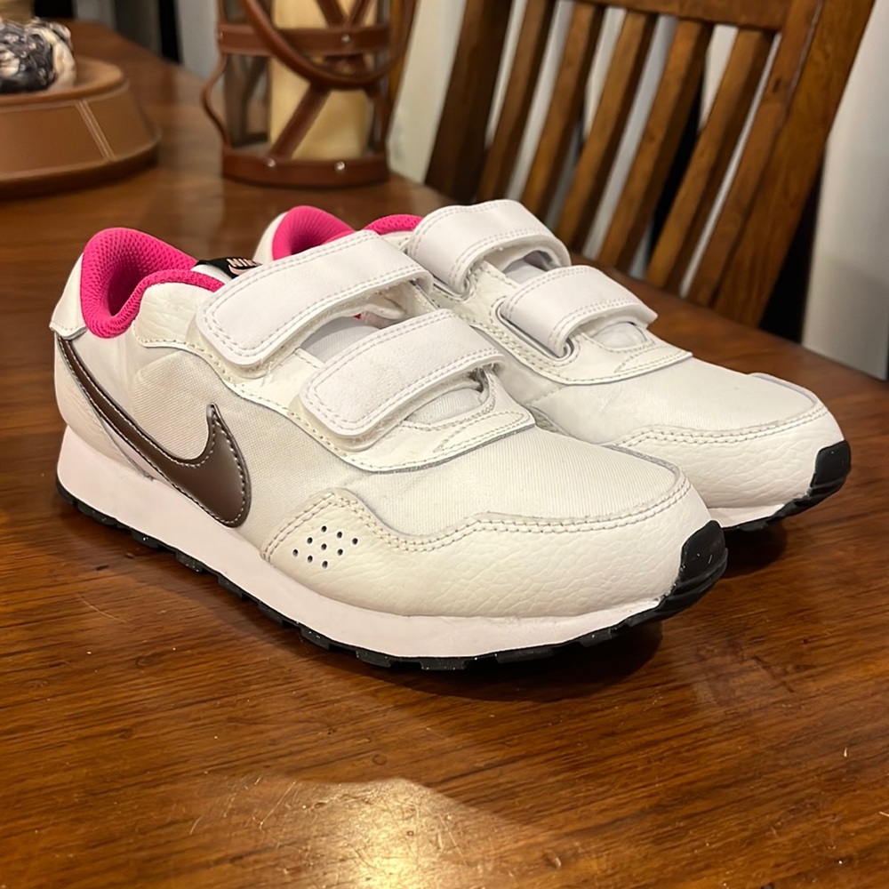 Nike Kids White Sneakers with Pink Lining and Brown Swoosh
